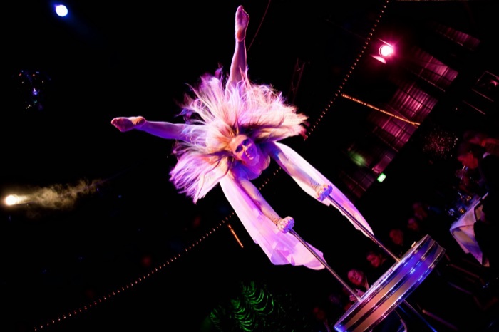 Eindrücke aus der Show "Welcome to Las Vegas" im Friedrichsbau Varieté Stuttgart mit Marina Skulditskaya