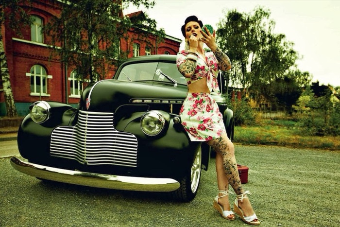 Cover des US Cars & Girls Kalenders 2013