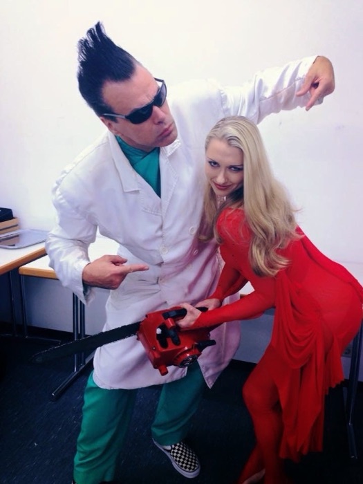 Marina Skulditskaya mit ihrem Hula-Hoop-Showact "Sunny" beim 5. Holzgerlinger Varieté