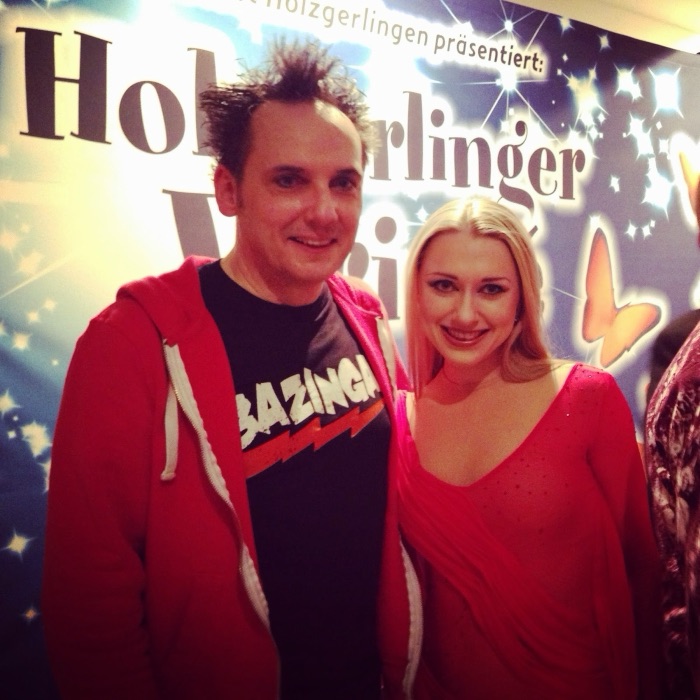 Marina Skulditskaya mit ihrem Hula-Hoop-Showact "Sunny" beim 5. Holzgerlinger Varieté