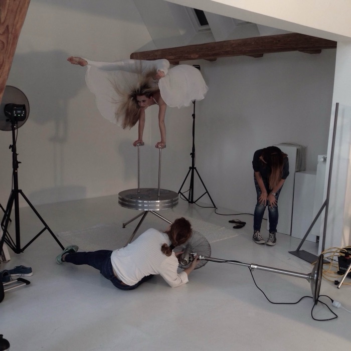 Marina Skulditskaya beim Fotoshooting zum Handstand-Showact "Vision" im neuen Kostüm
