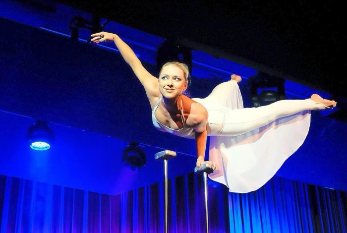Marina Skulditskaya bei der Varieté-Gala in der Steverhalle Senden