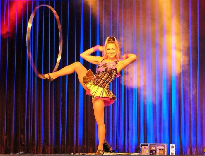 Marina Skulditskaya bei der Varieté-Gala in der Steverhalle Senden
