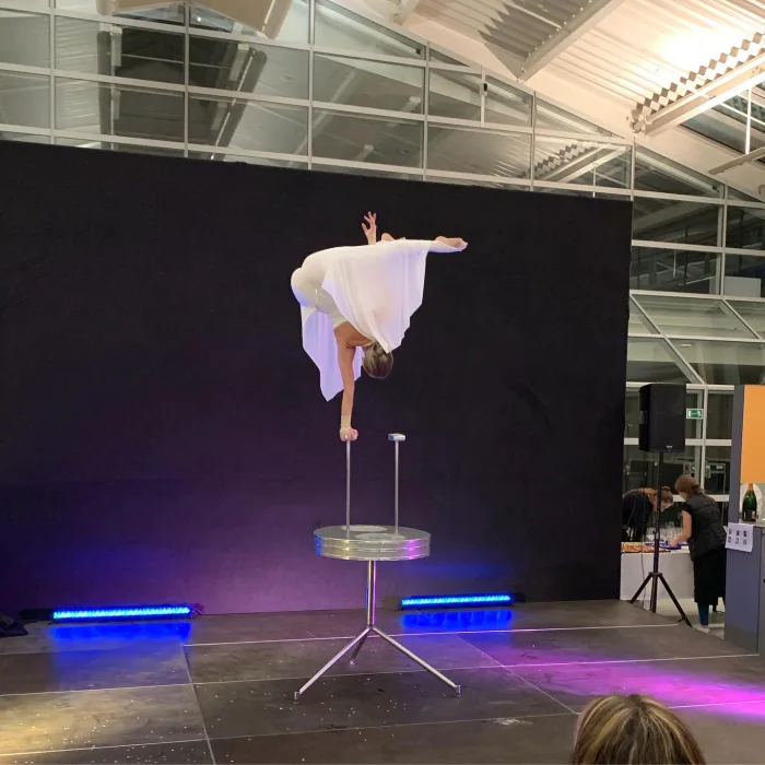 Marina Skulditskaya bei ihrem Showact auf der Weinmesse München im M.O.C.