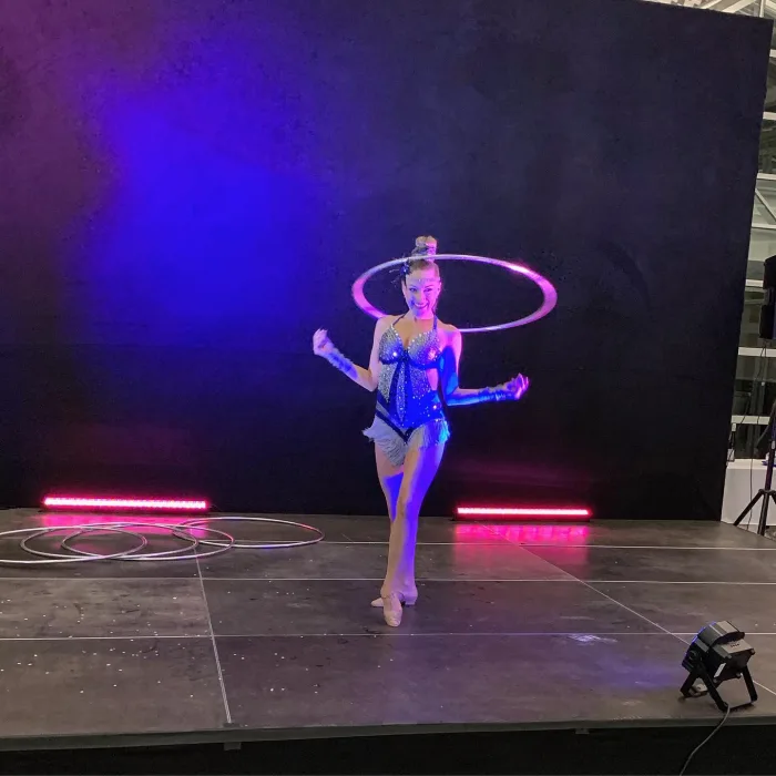 Marina Skulditskaya bei ihrem Showact auf der Weinmesse München im M.O.C.