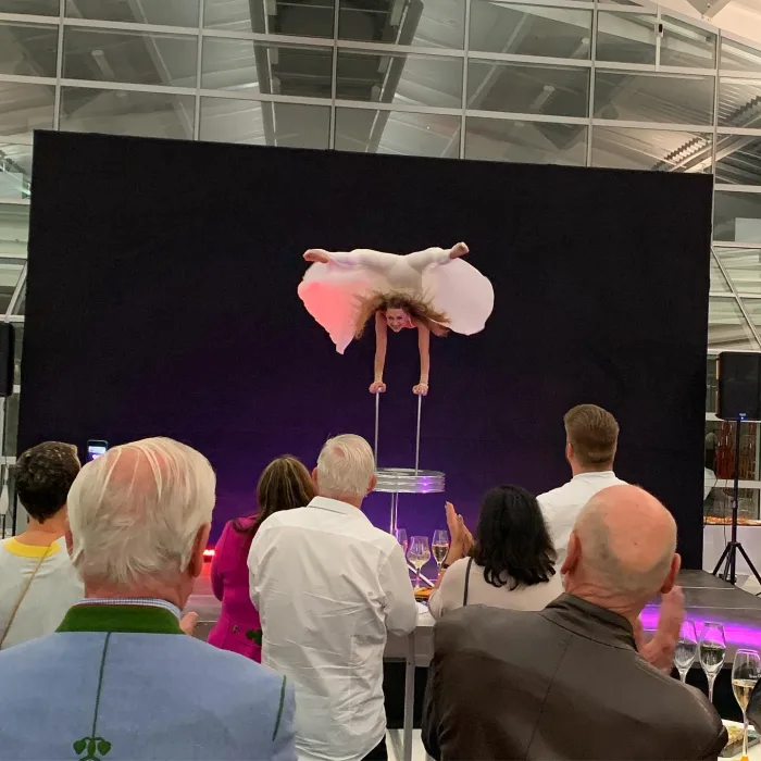 Marina Skulditskaya bei ihrem Showact auf der Weinmesse München im M.O.C.