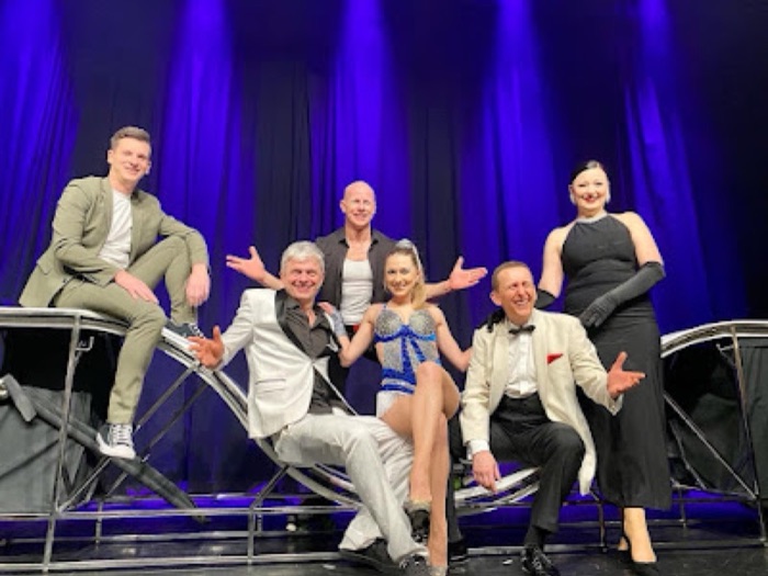 Marina Skulditskaya mit Künstlerkollegen bei KuSch goes Varieté in der Kulturscheune Herborn