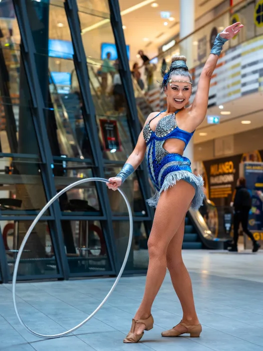 Marina Skulditskaya performing her hula hoop show act at the 10th anniversary of MILANEO in Stuttgart 4