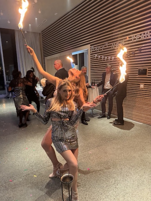 Marina Skulditskaya im Great-Gatsby-Kostüm bei der Silvestergala im Hotel Weissenstein in der Schweiz