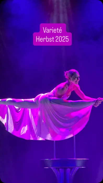 Marina Skulditskaya beim Varieté Herbst 2025 im Neuen Theater Höchst in Frankfurt am Main