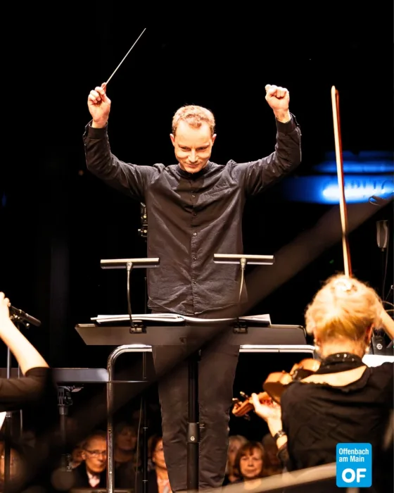 Marina Skulditskaya beim Neujahrskonzert 2026 im Capitol Theater Offenbach mit dem Capitol Symphonieorchester