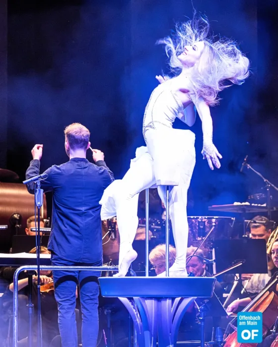 Marina Skulditskaya beim Neujahrskonzert 2026 im Capitol Theater Offenbach mit dem Capitol Symphonieorchester